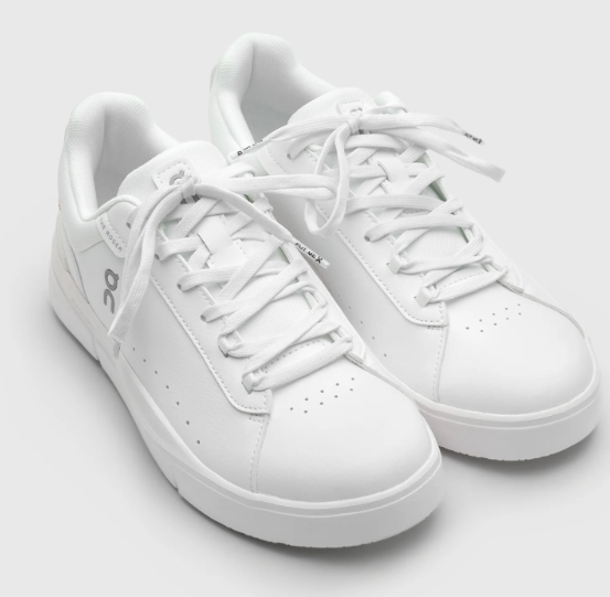On The Roger Advantage Sneakers – White