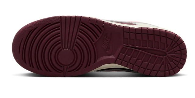 Nike Dunk Low Premium “Valentine’s Day 2023” – DR9705-100